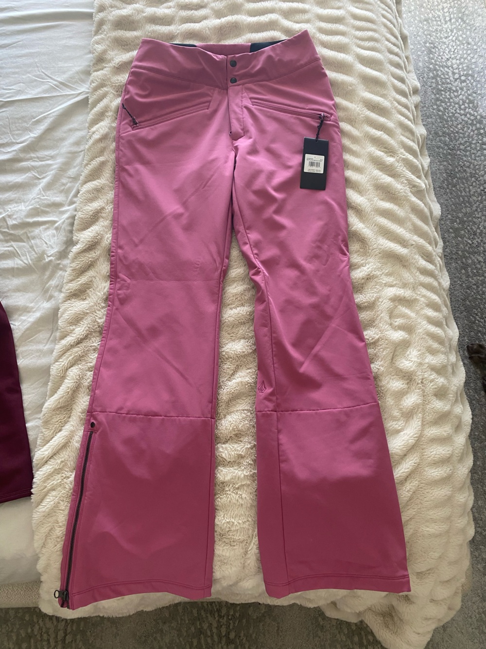 Volcom Women's Rose Pink Snow/Ski Pants